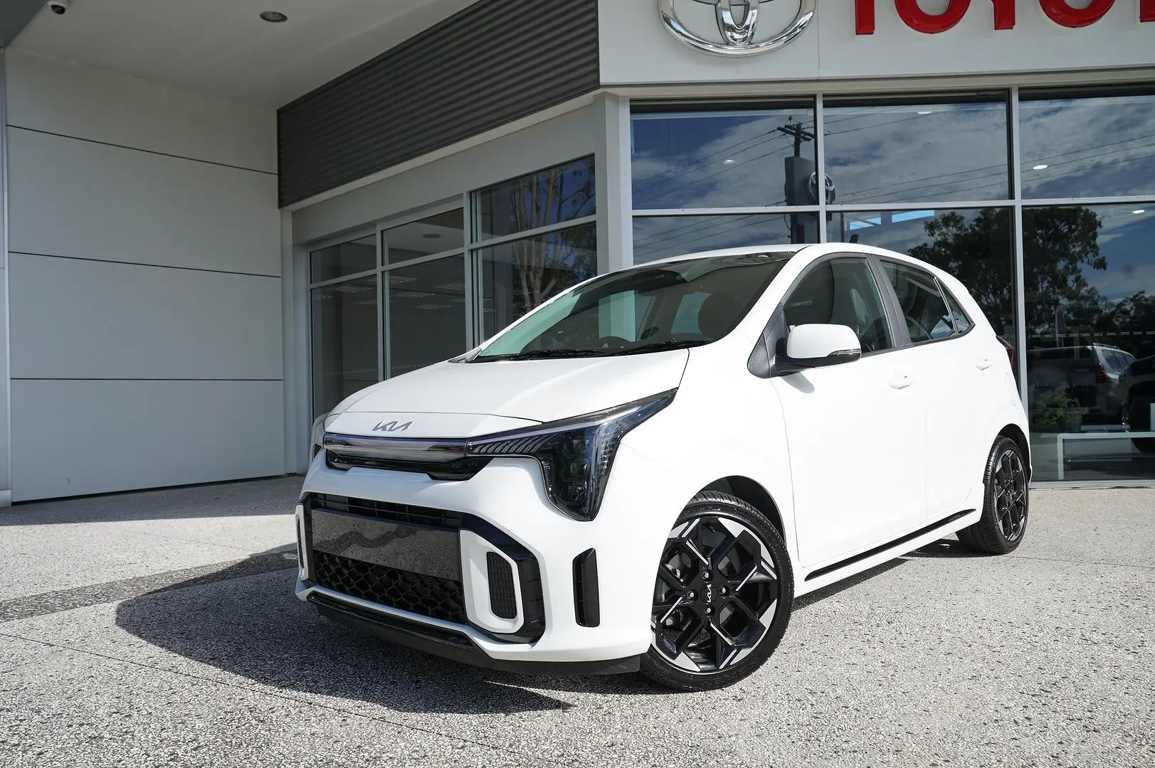 2023 Kia Picanto Gallery Image 4