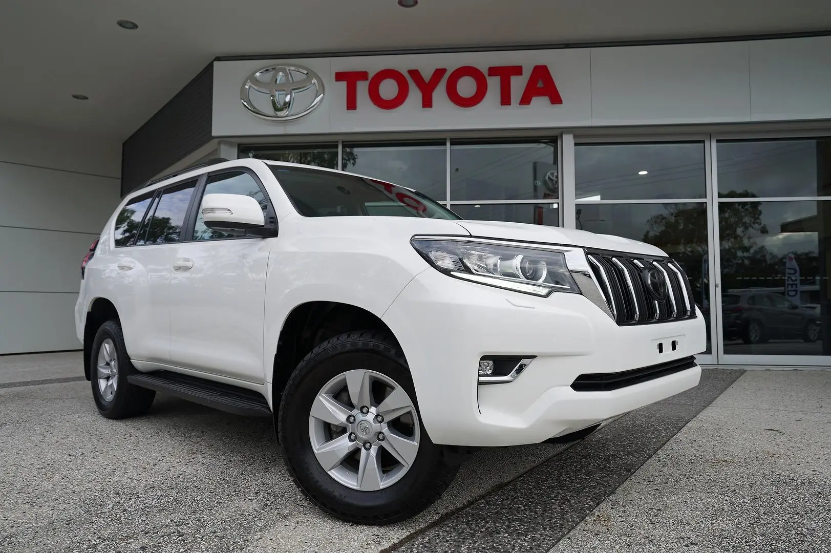 2022 Toyota Landcruiser Prado Gallery Image 1