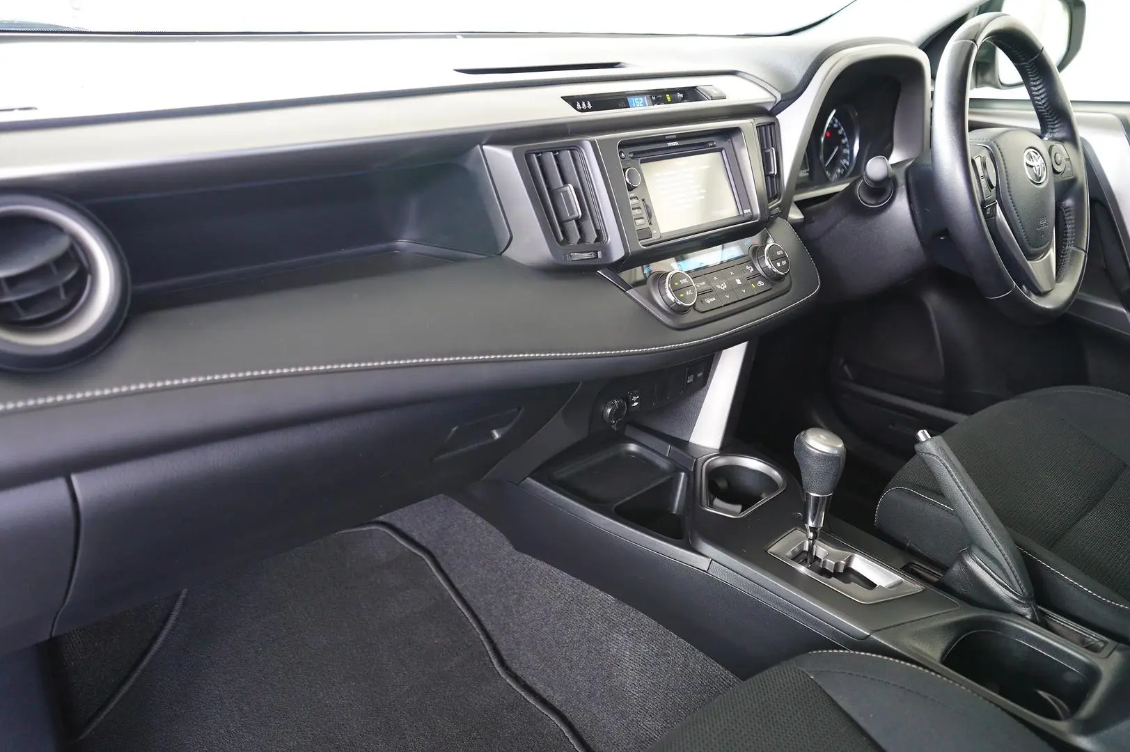 2016 Toyota Rav4 Gallery Image 19