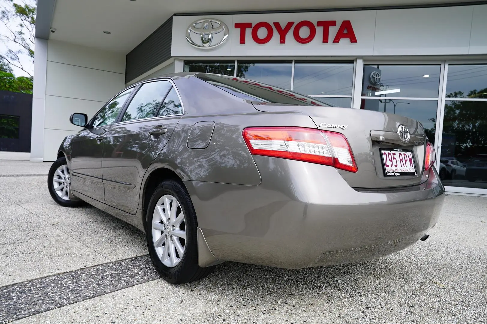 2011 Toyota Camry Gallery Image 5