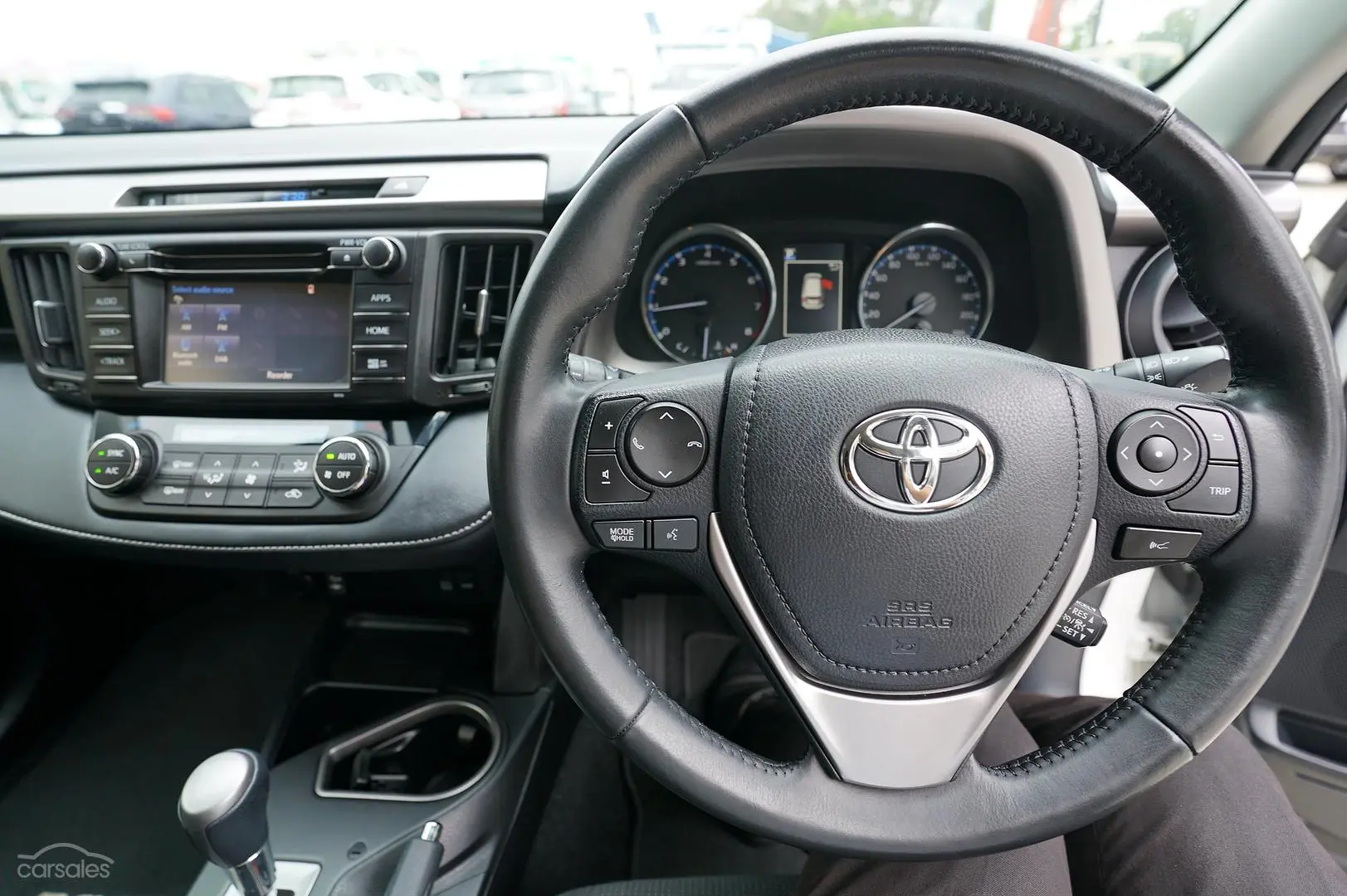 2018 Toyota RAV4 Image 8