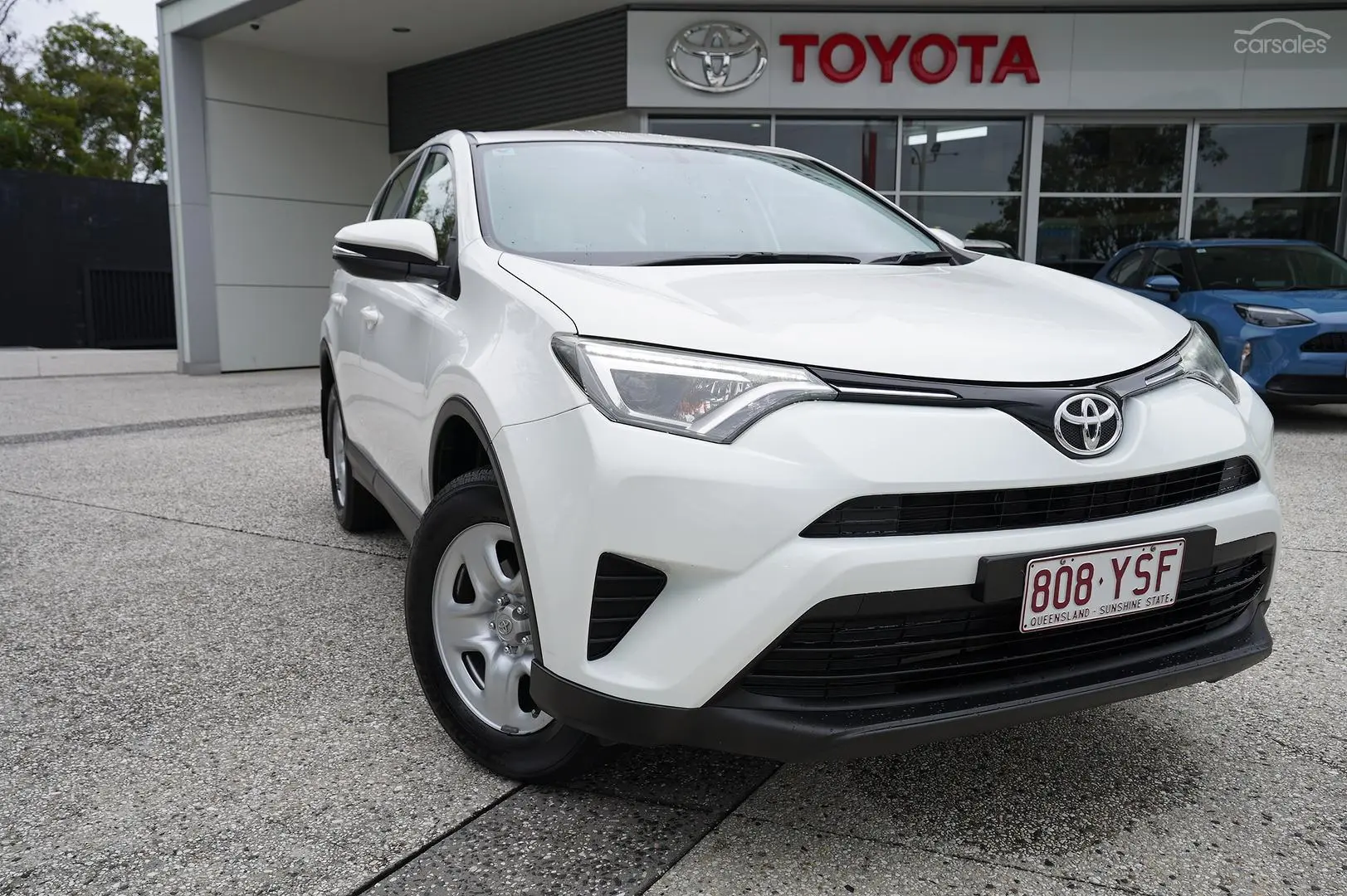 2017 Toyota RAV4 Image 1