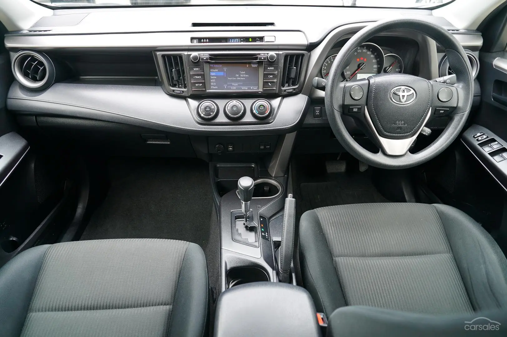 2017 Toyota RAV4 Image 20