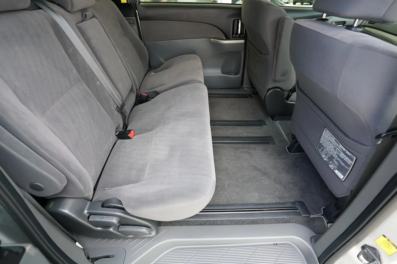 2012 Toyota Tarago Gallery Image 15