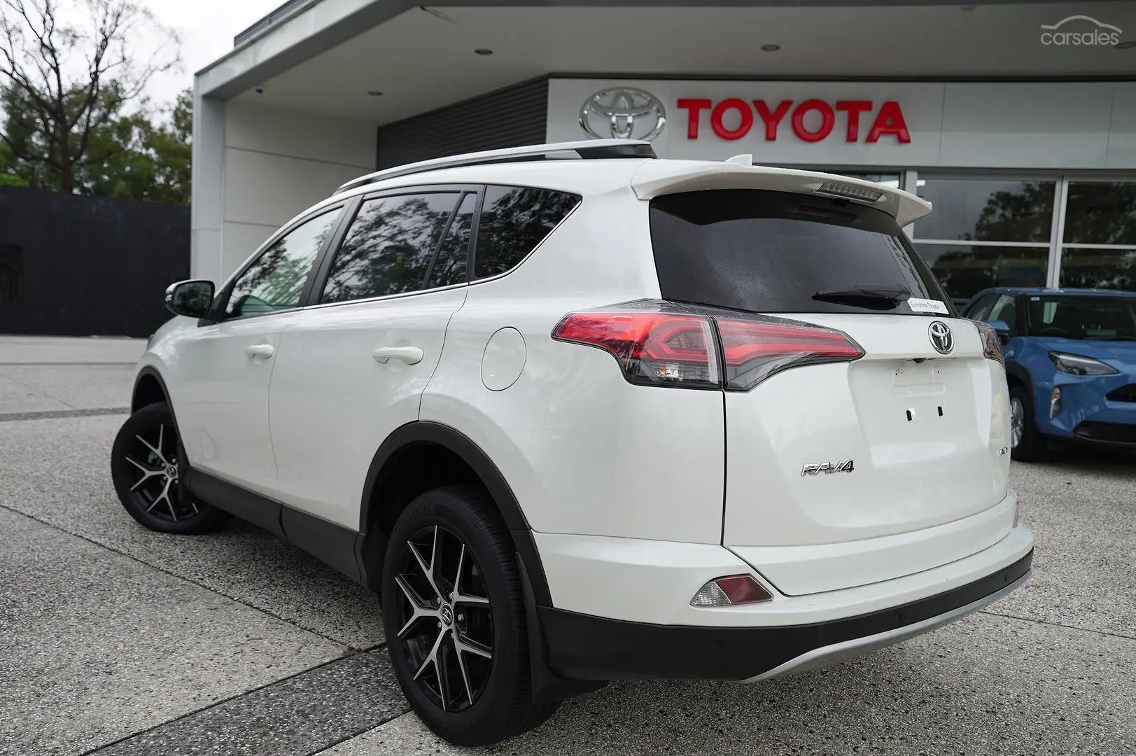 2018 Toyota RAV4 Image 5