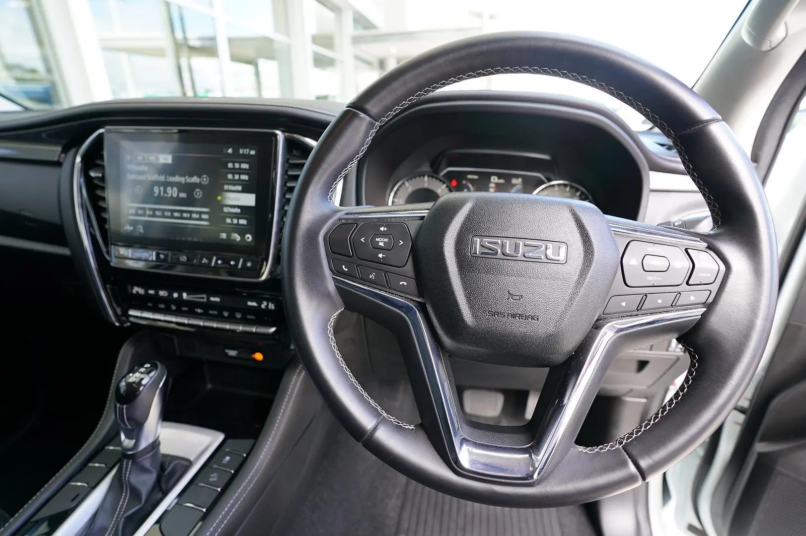 2016 Toyota Hilux Gallery Image 14