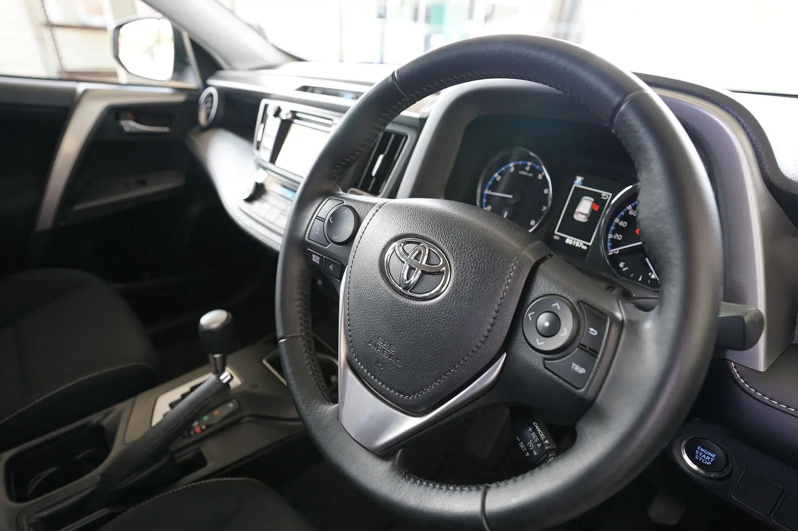 2017 Toyota Rav4 Gallery Image 10