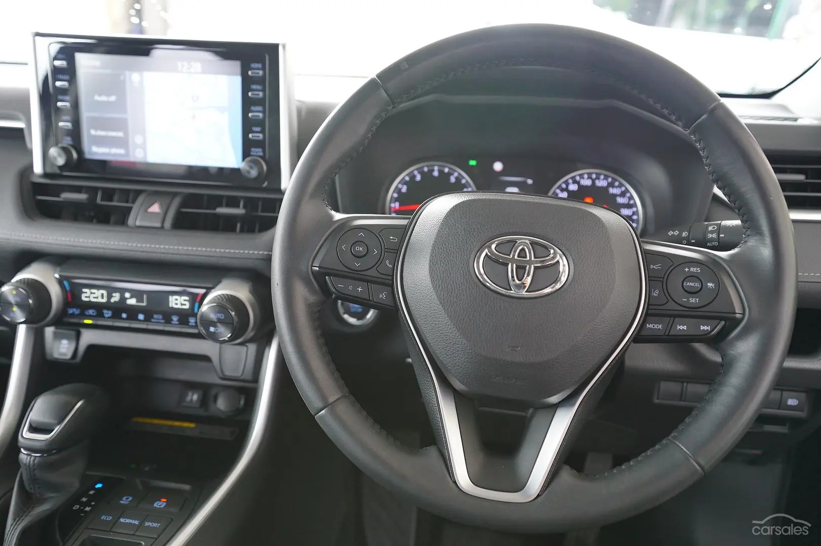 2019 Toyota RAV4 Image 12