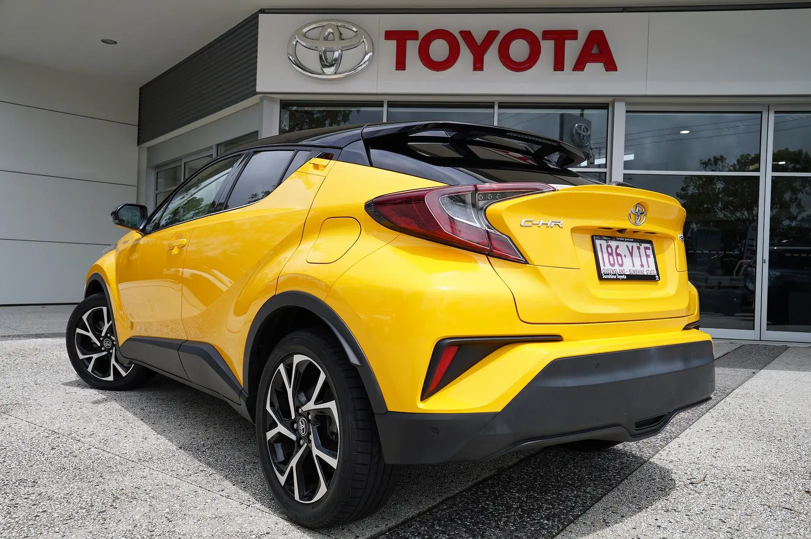 2018 Toyota C-Hr Gallery Image 5