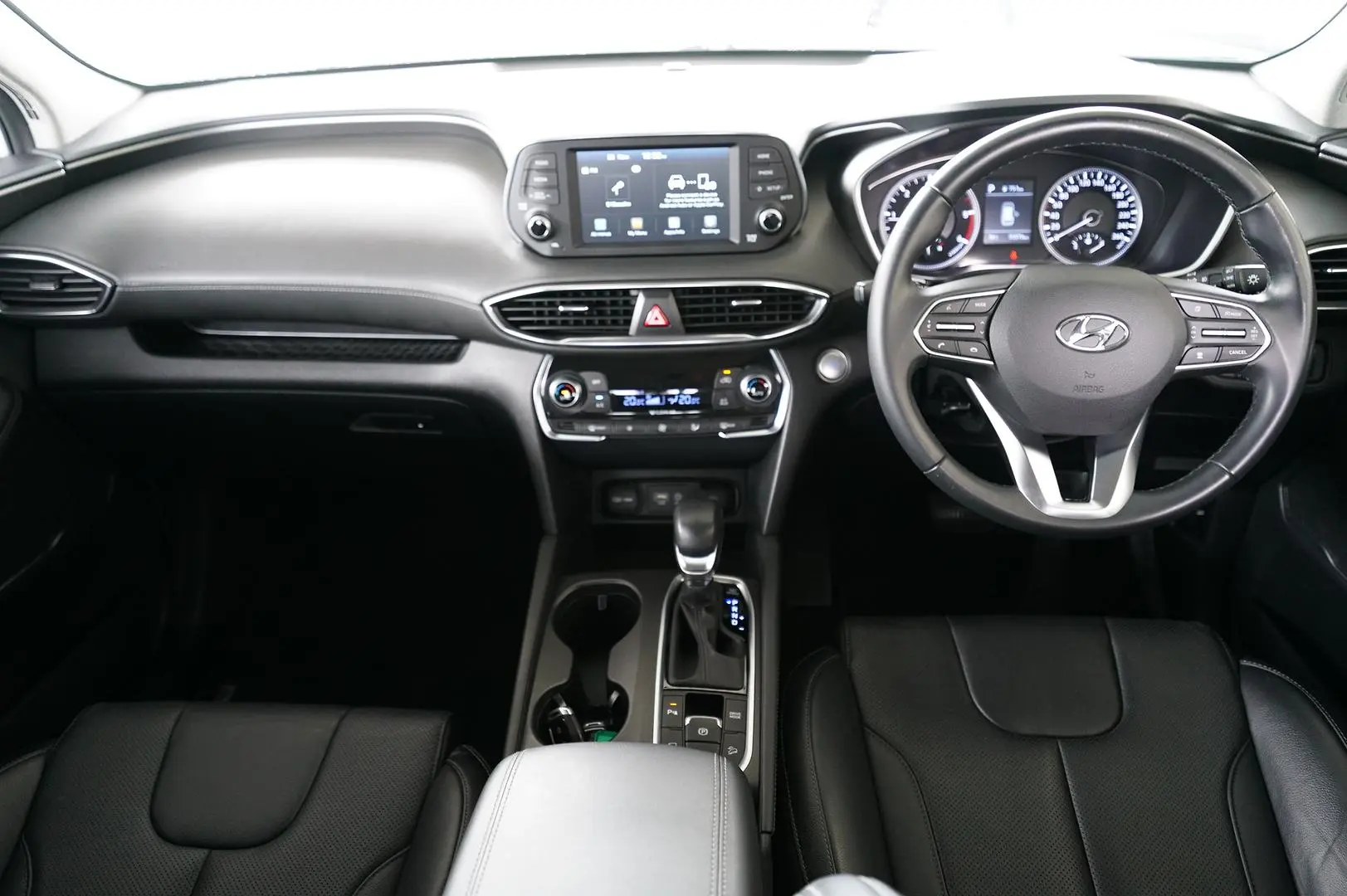 2020 Hyundai Santa Fe Gallery Image 15