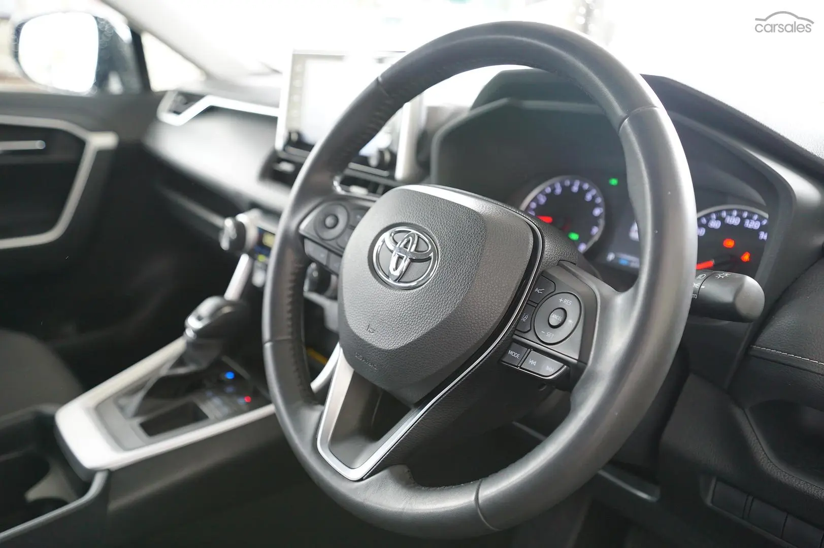 2019 Toyota RAV4 Image 11