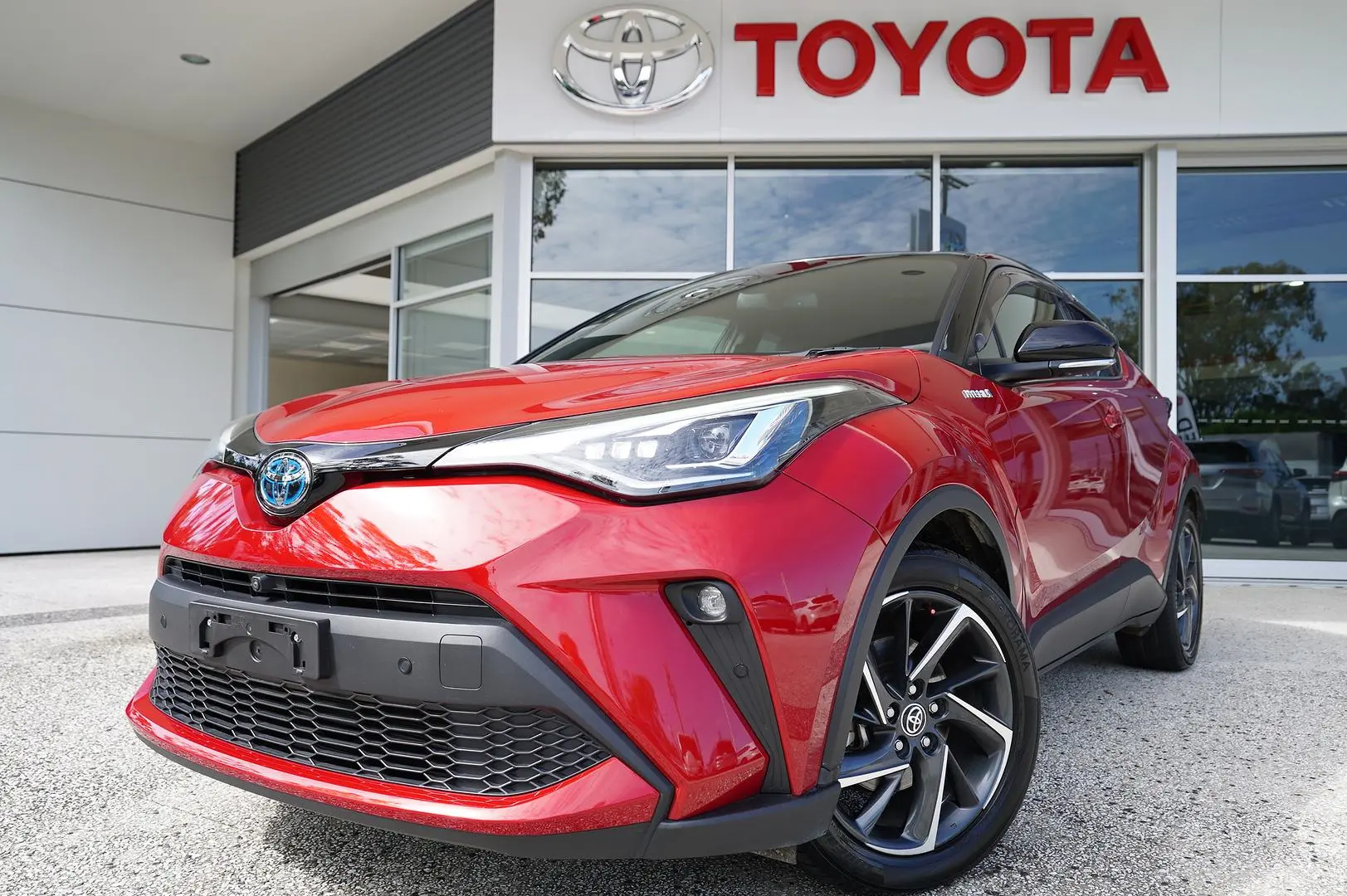 2021 Toyota C-HR Gallery Image 1
