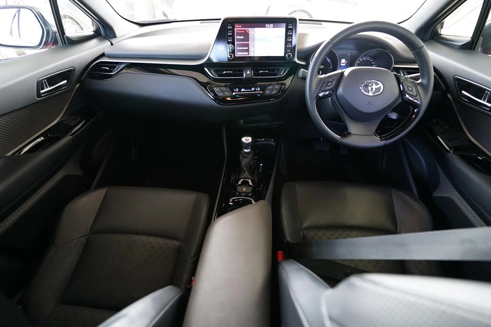 2021 Toyota C-HR Gallery Image 17