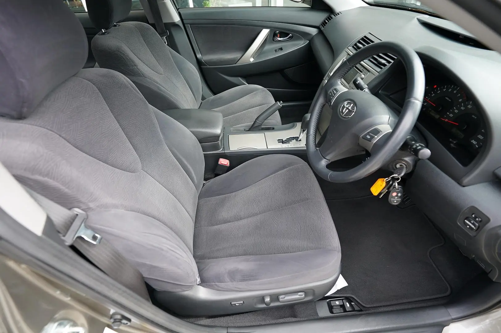 2011 Toyota Camry Gallery Image 13