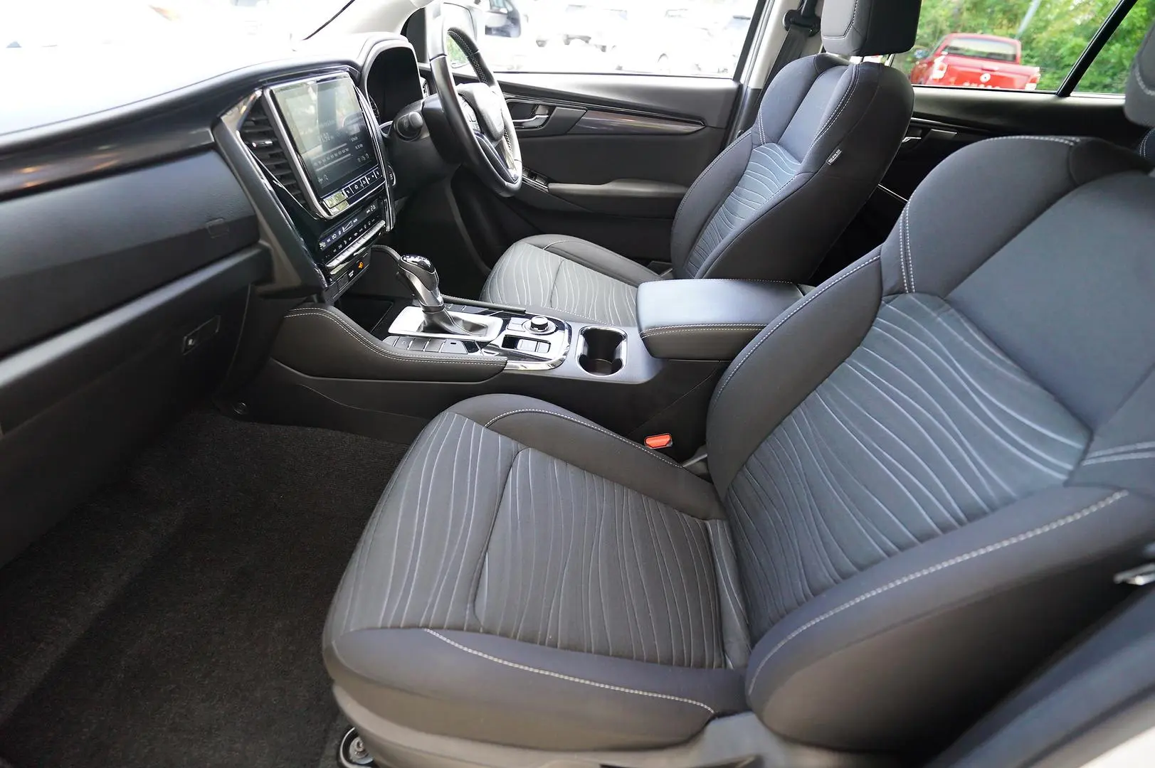 2016 Toyota Hilux Gallery Image 20