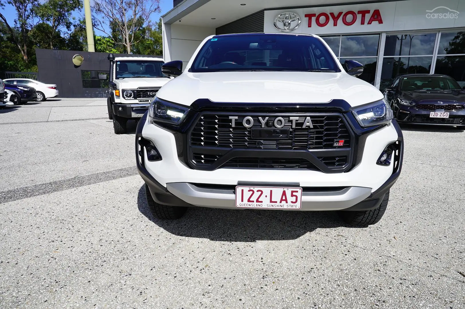 2024 Toyota Hilux Image 3