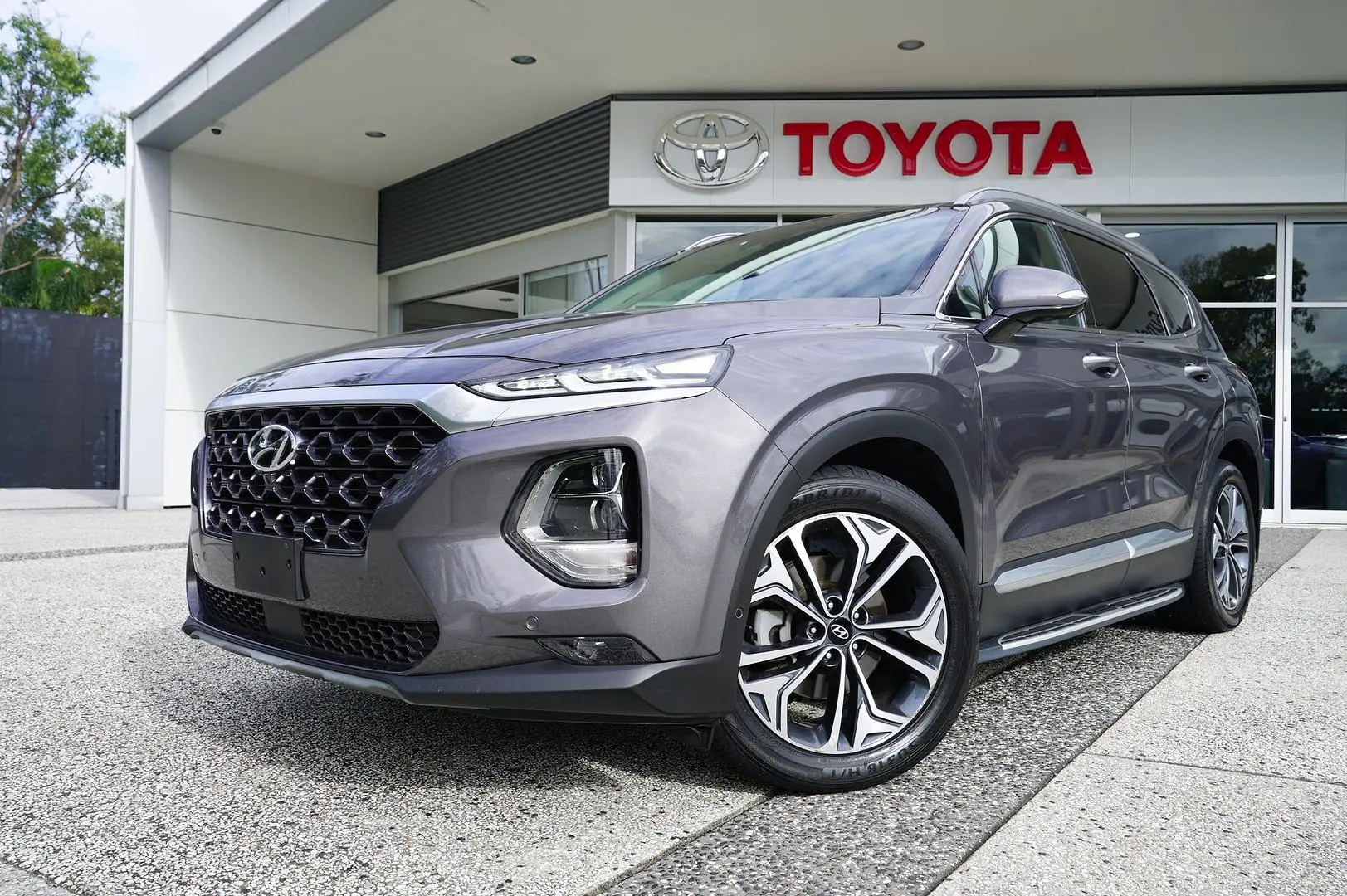 2019 Hyundai Santa Fe Gallery Image 1