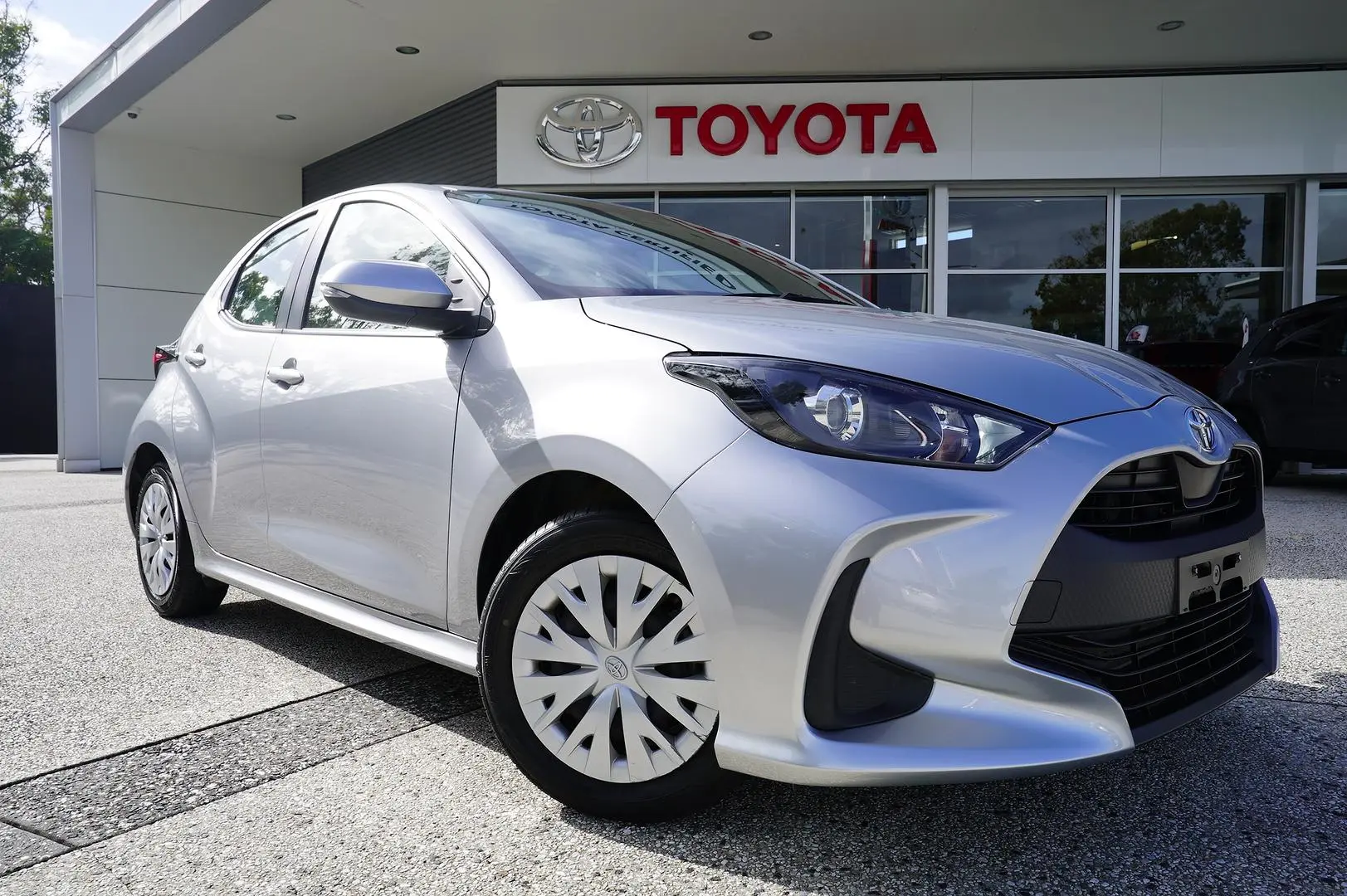 2022 Toyota Yaris Gallery Image 8