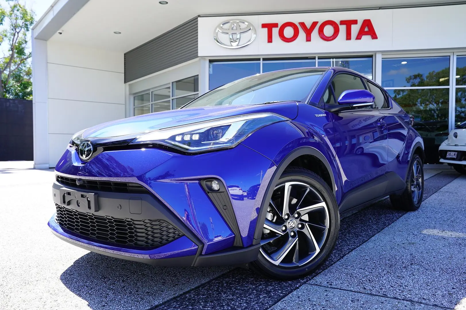 2023 Toyota C-Hr Gallery Image 1