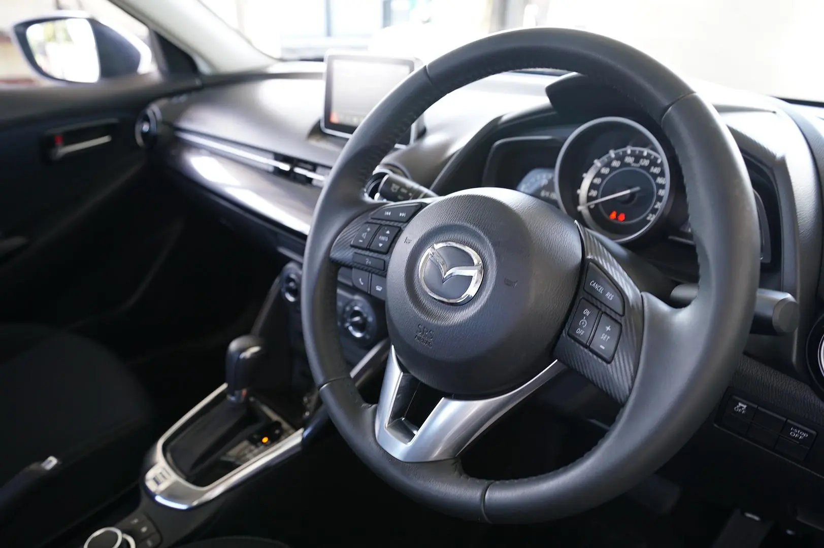 2015 Mazda 2 Gallery Image 12