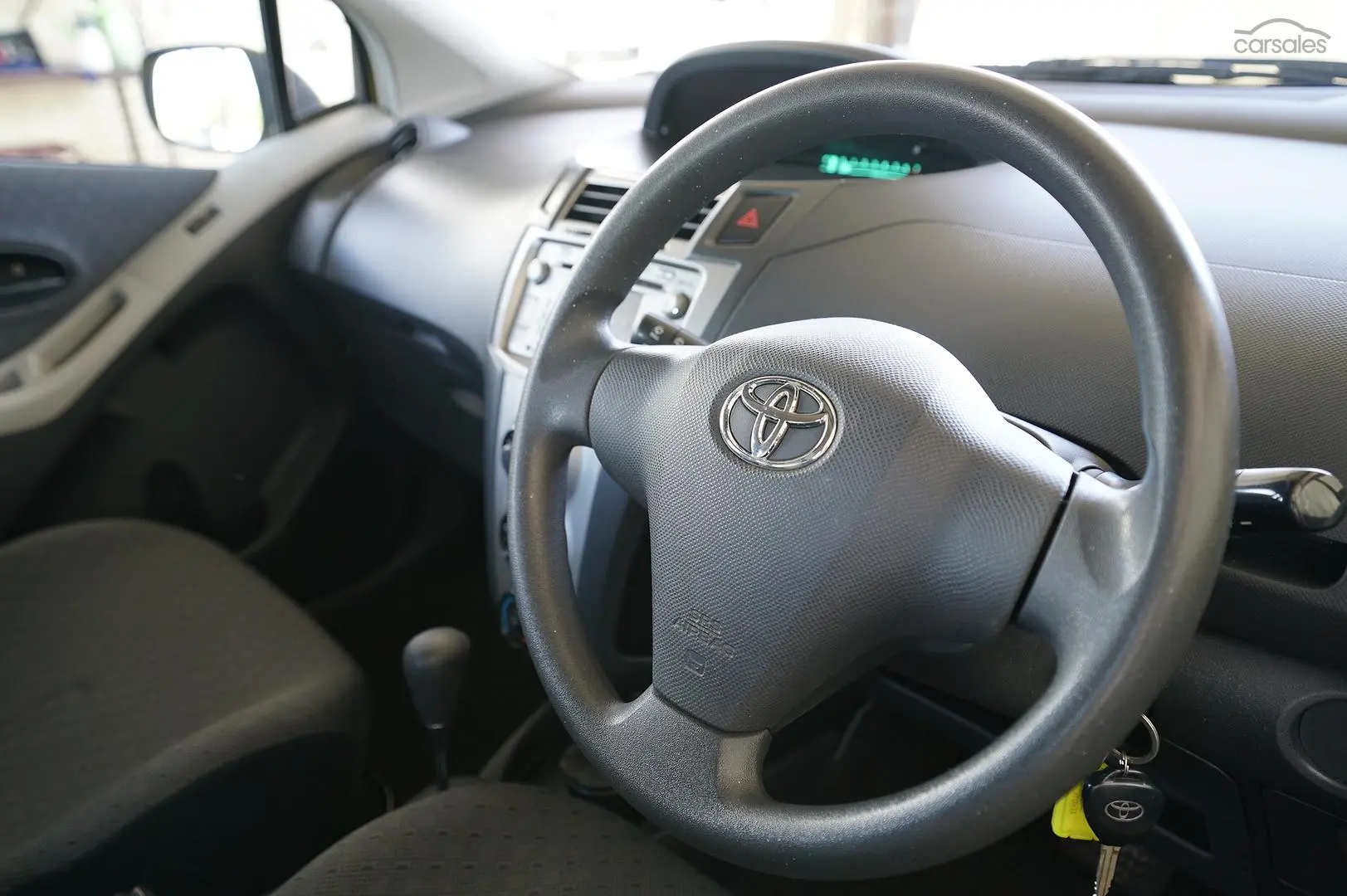 2009 Toyota Yaris Image 12