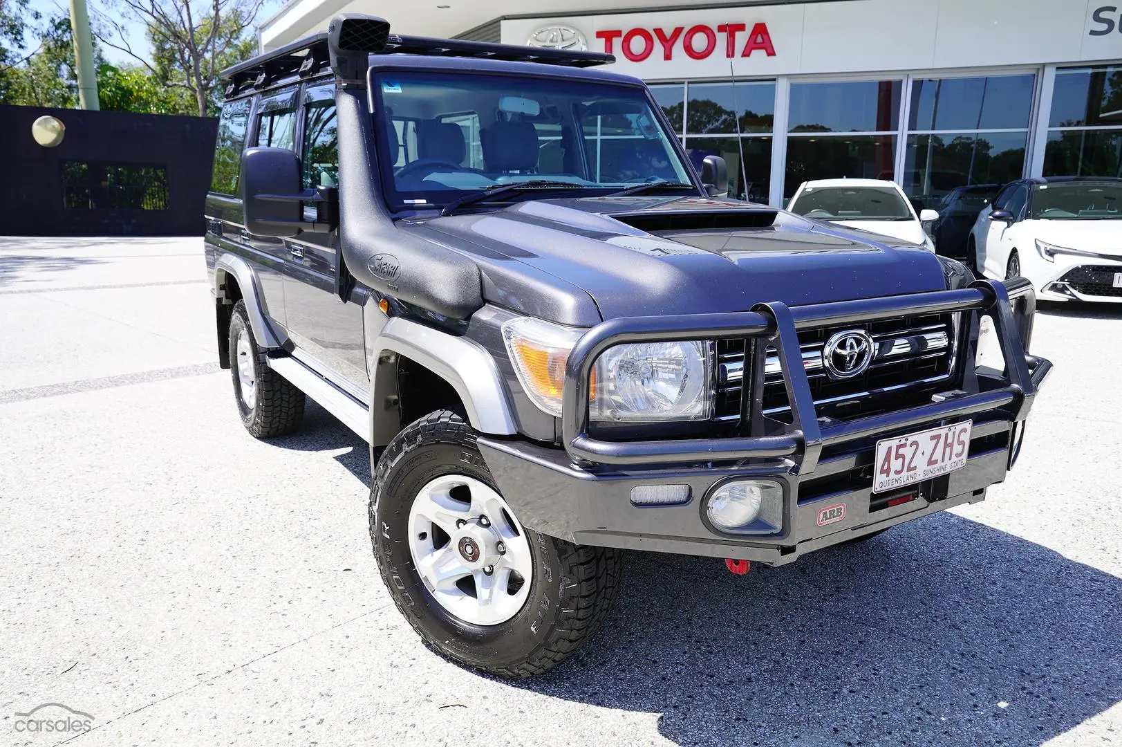 2017 Toyota Landcruiser Image 3