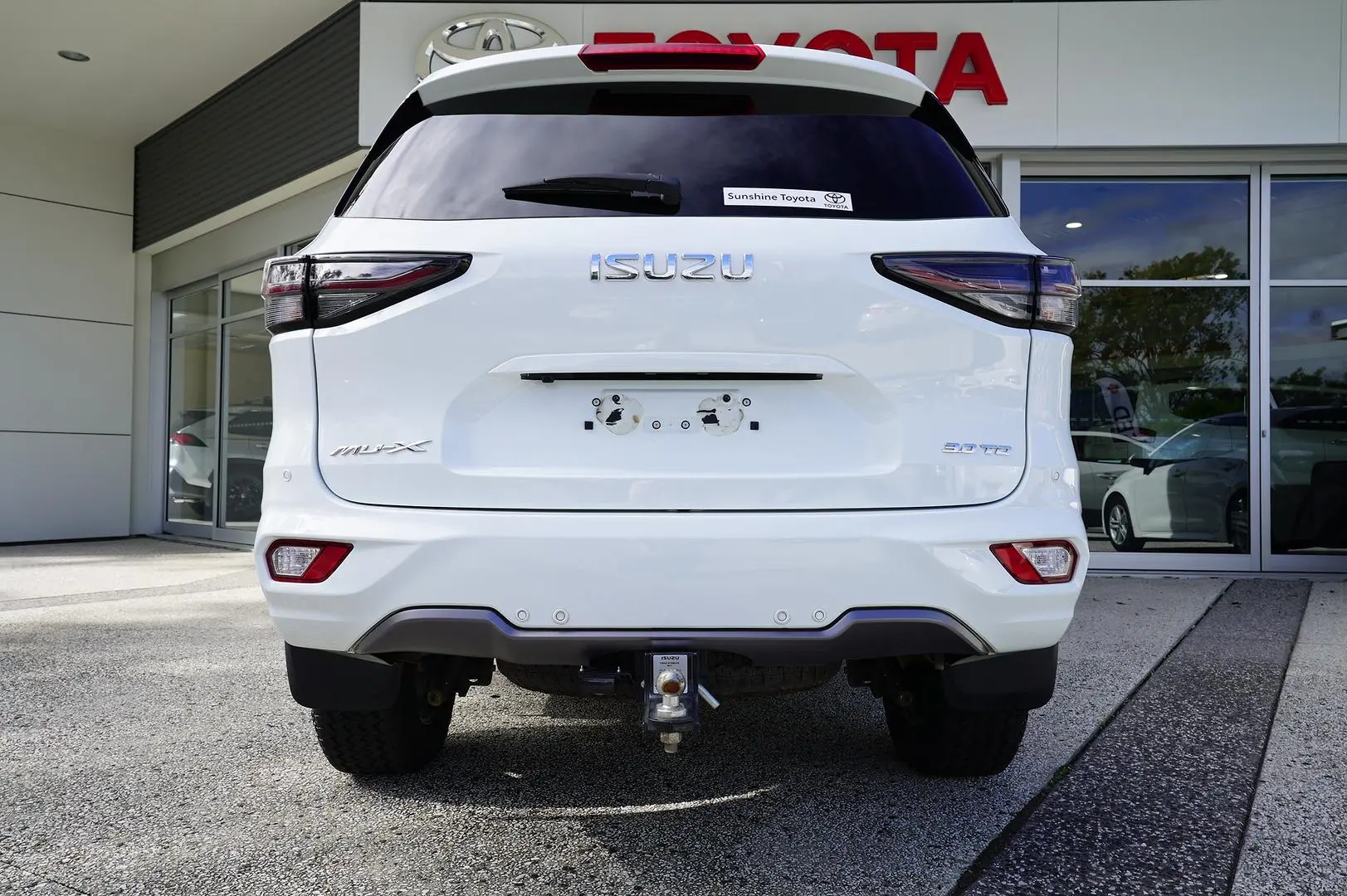 2016 Toyota Hilux Gallery Image 5