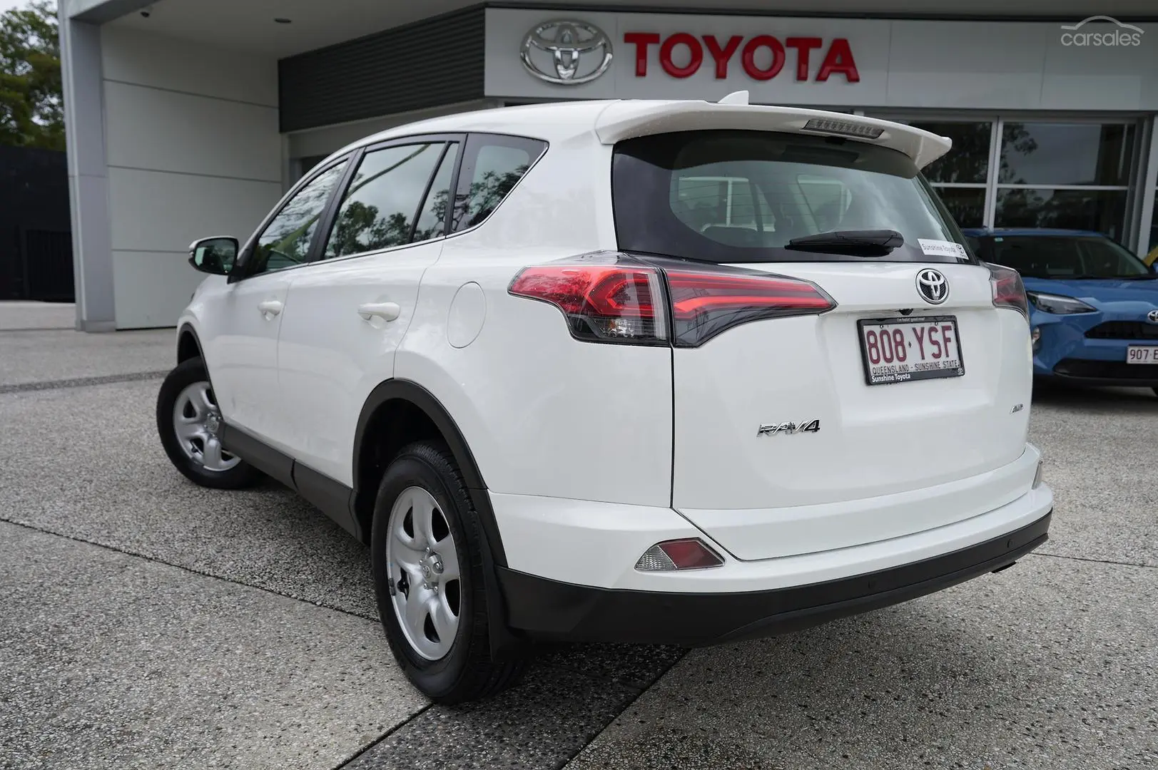 2017 Toyota RAV4 Image 7