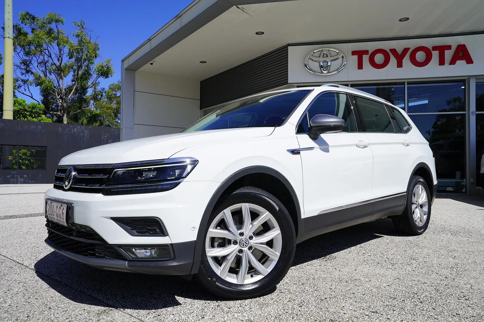 2021 Volkswagen Tiguan Gallery Image 4