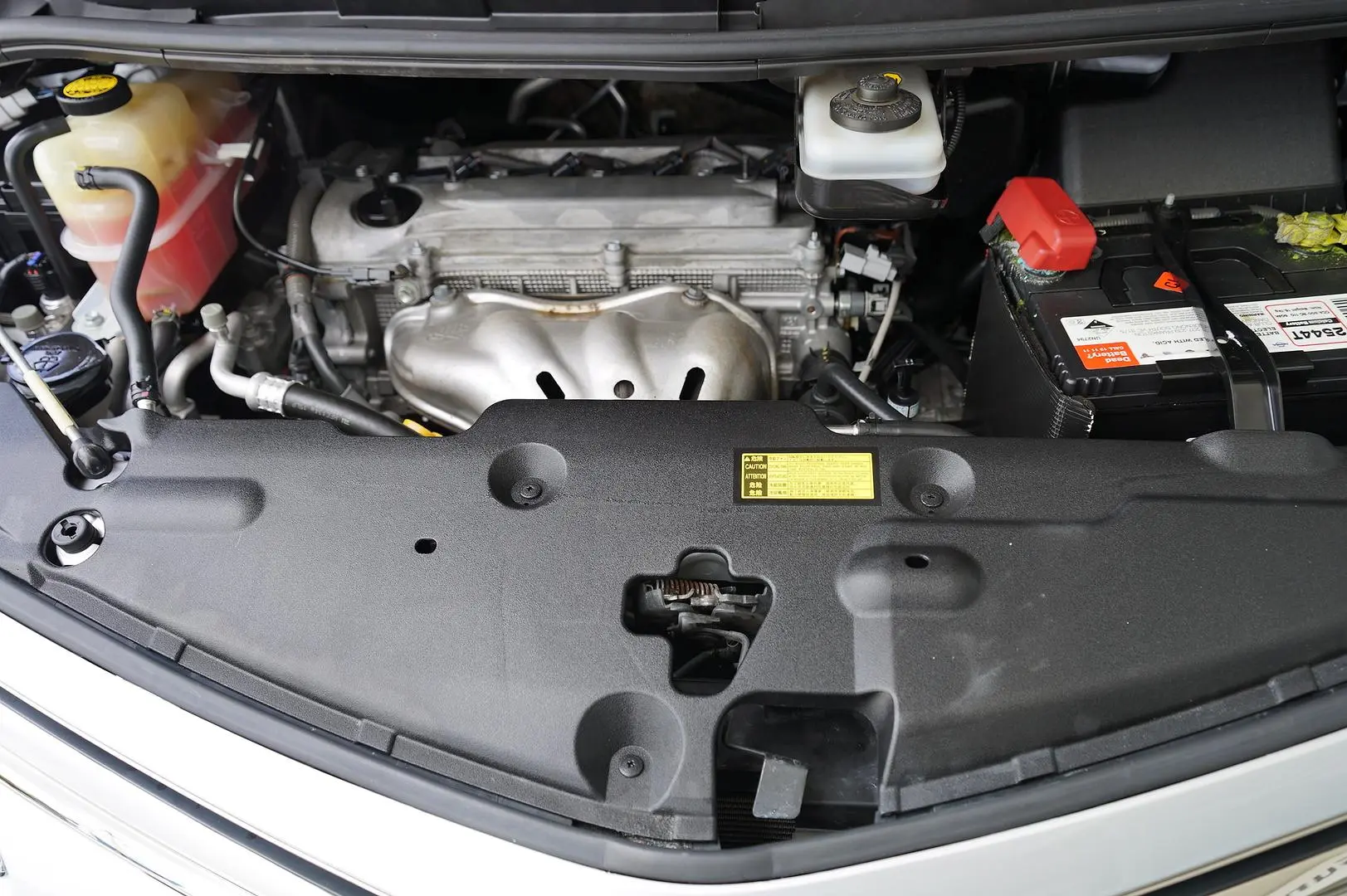 2012 Toyota Tarago Gallery Image 23