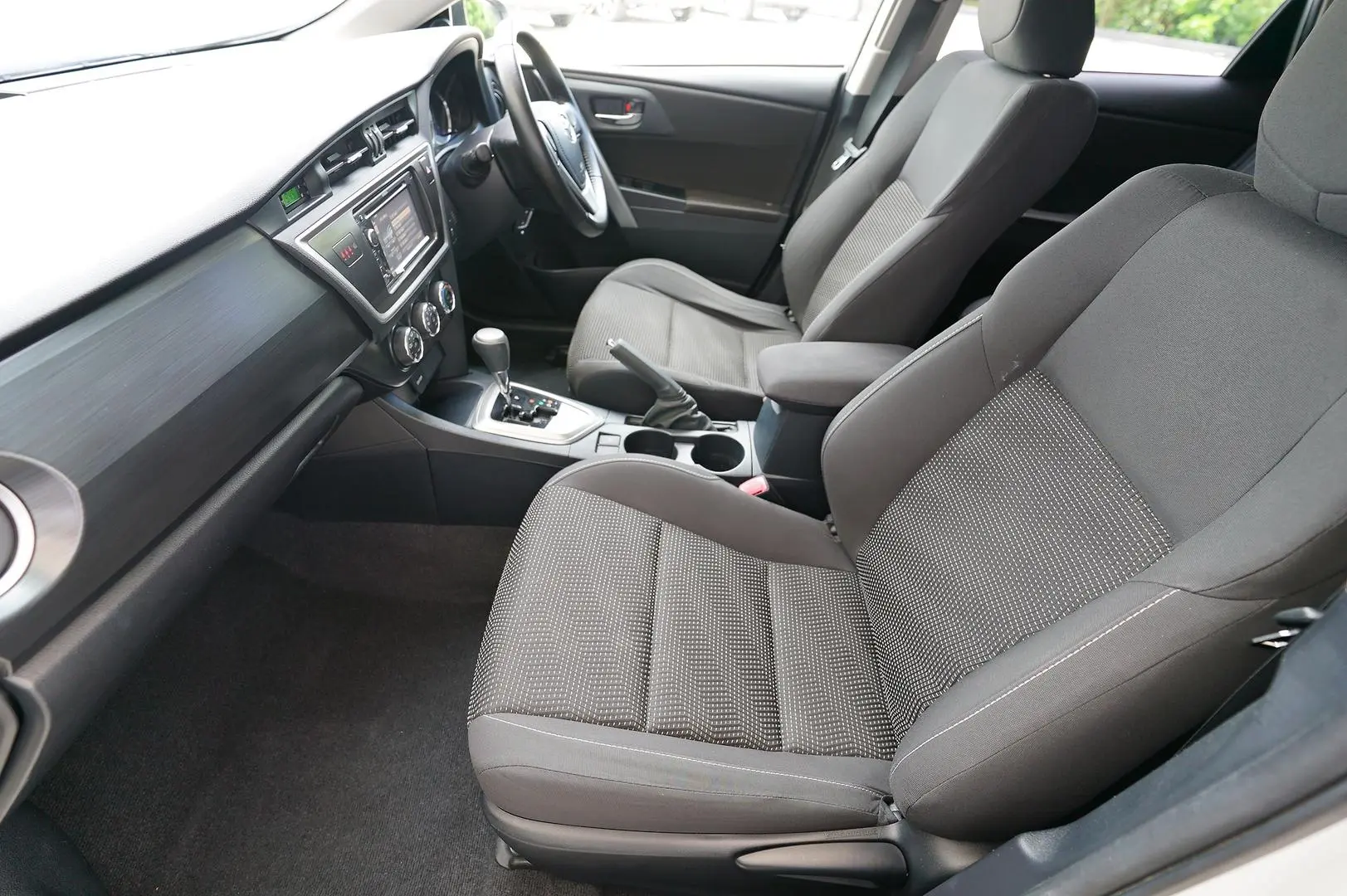 2013 Toyota Corolla Gallery Image 17