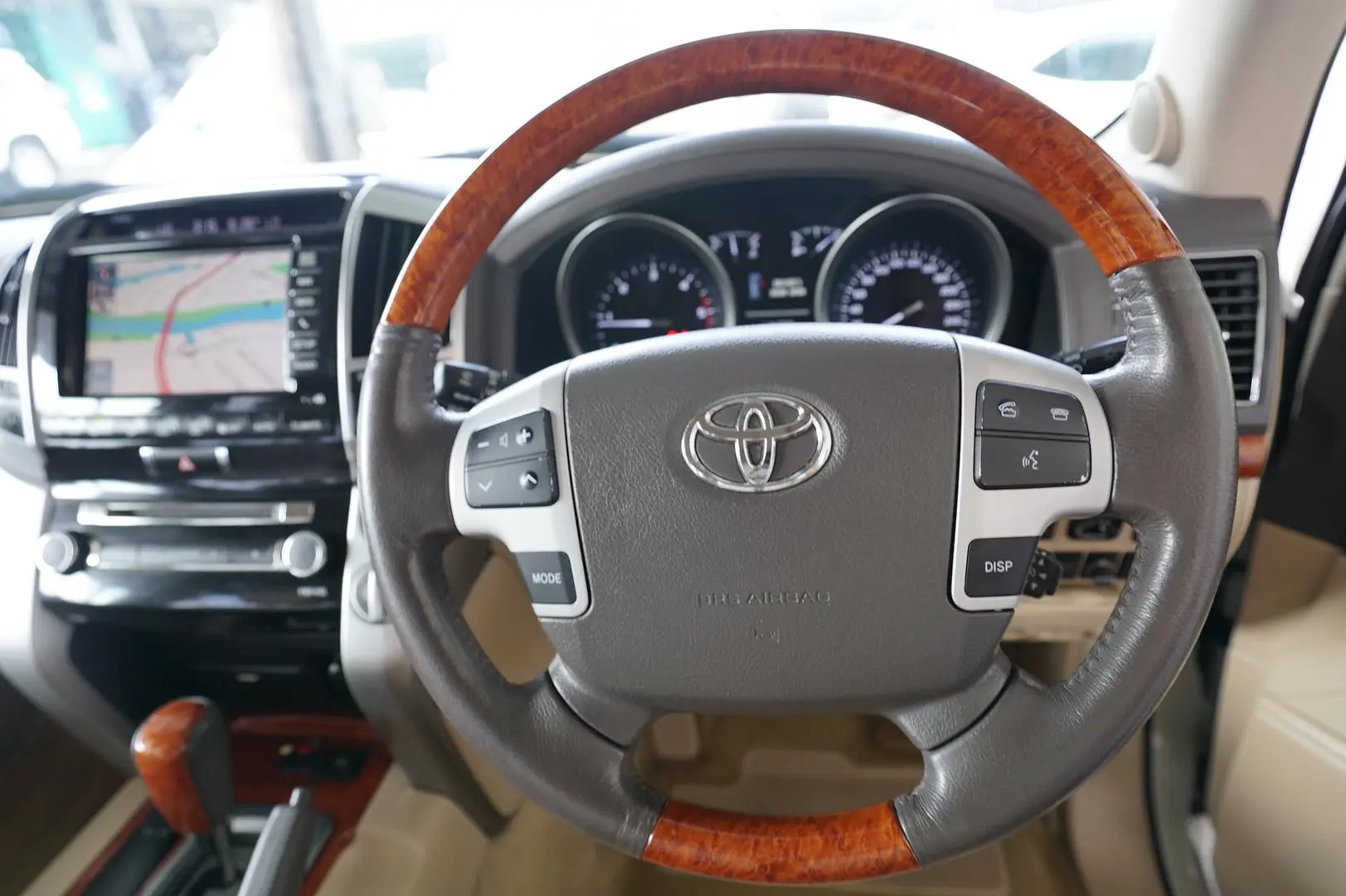 2013 Toyota Landcruiser Gallery Image 10