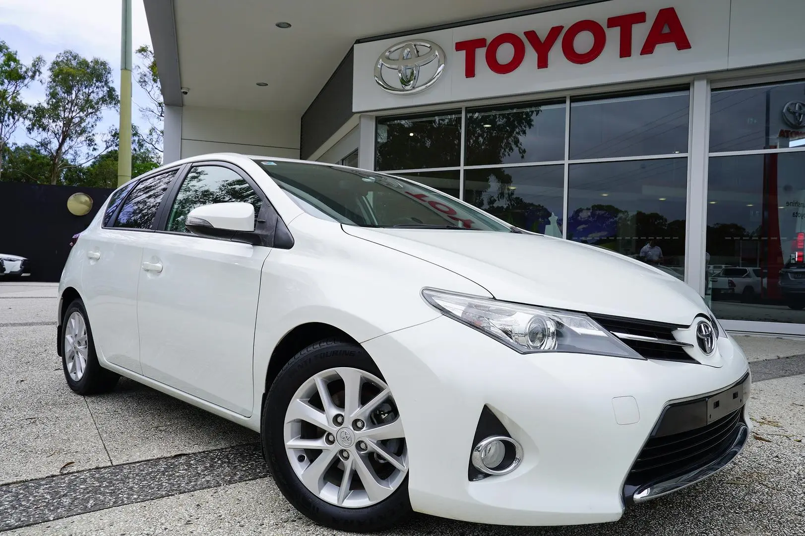 2014 Toyota Corolla Gallery Image 11