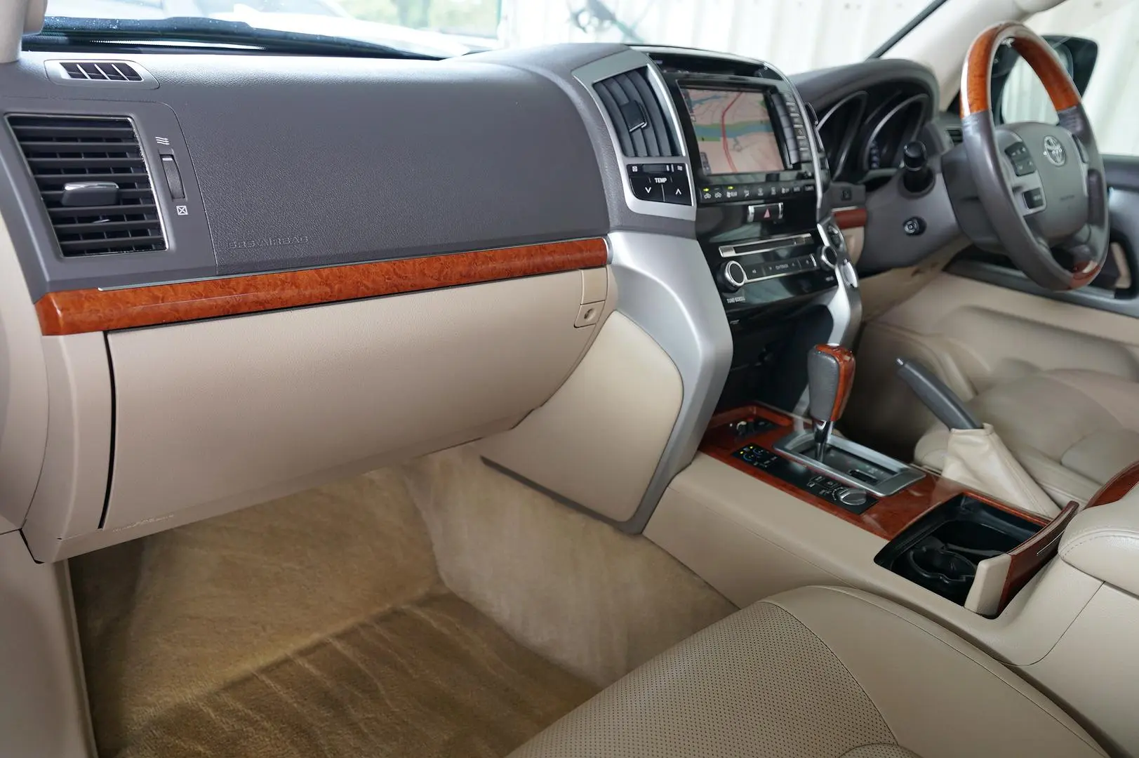 2013 Toyota Landcruiser Gallery Image 19