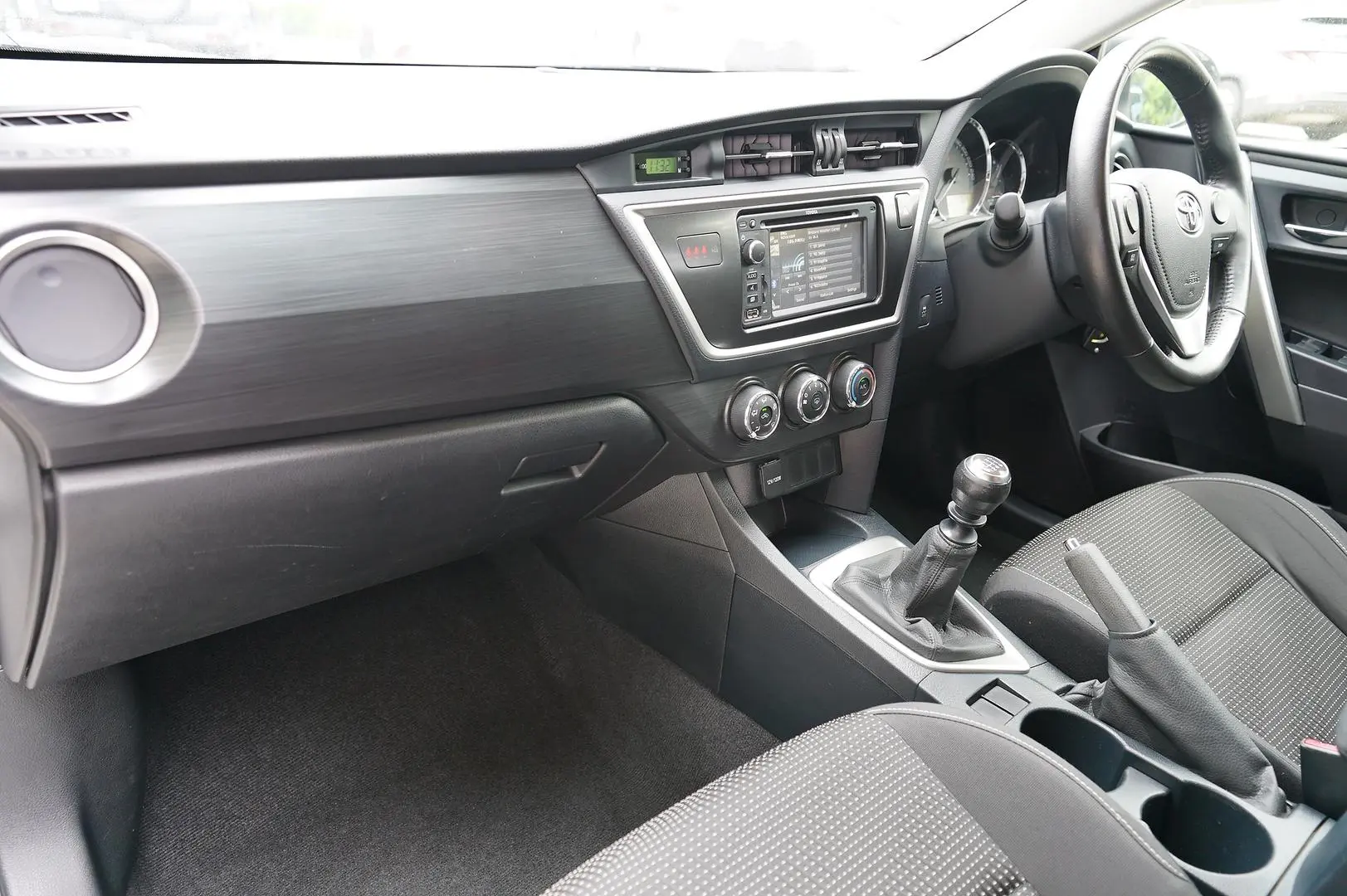 2014 Toyota Corolla Gallery Image 18