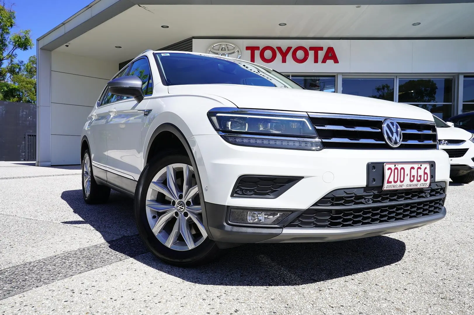 2021 Volkswagen Tiguan Gallery Image 1