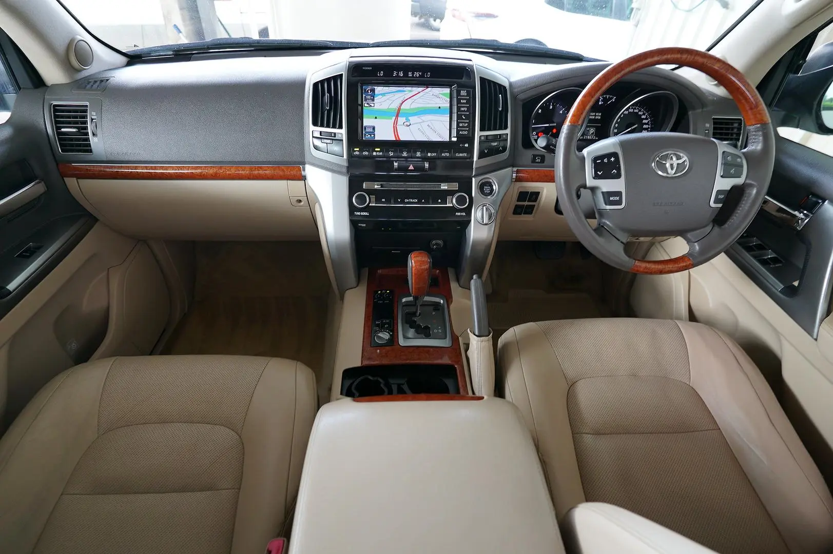 2013 Toyota Landcruiser Gallery Image 13