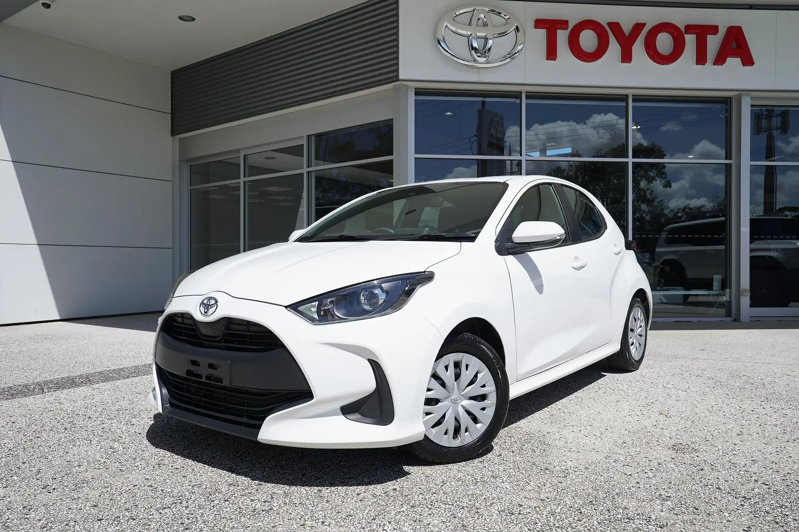 2022 Toyota Yaris Gallery Image 3