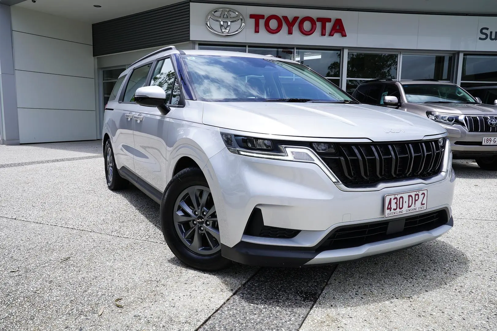 2021 Kia Carnival Gallery Image 3