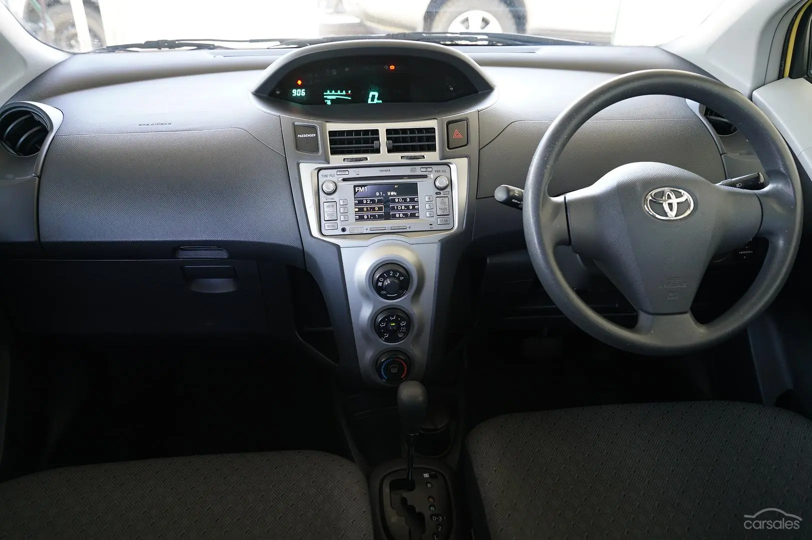 2009 Toyota Yaris Image 18