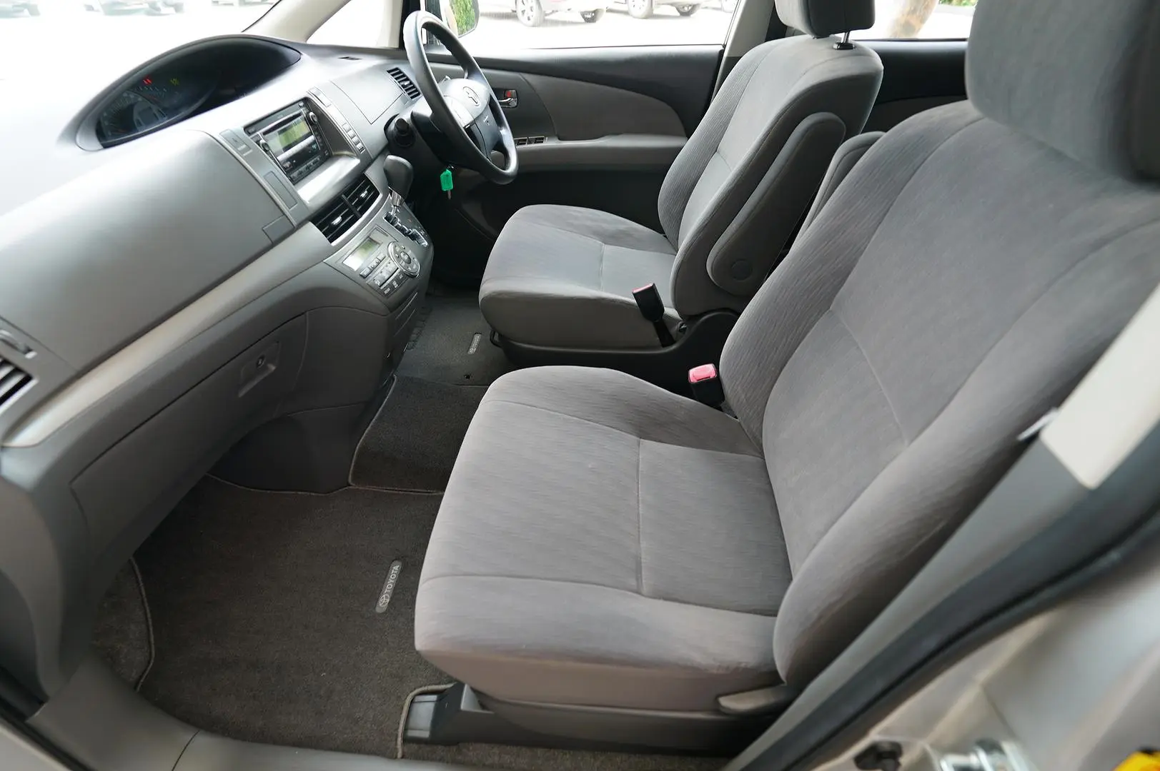 2012 Toyota Tarago Gallery Image 21