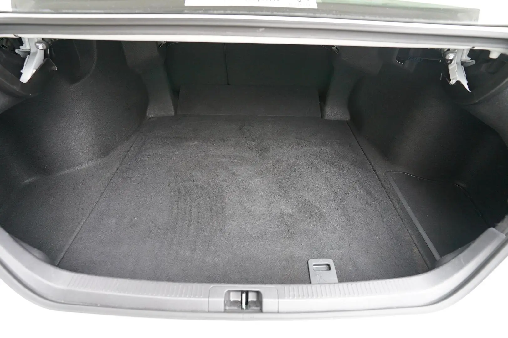2023 Toyota Camry Gallery Image 17