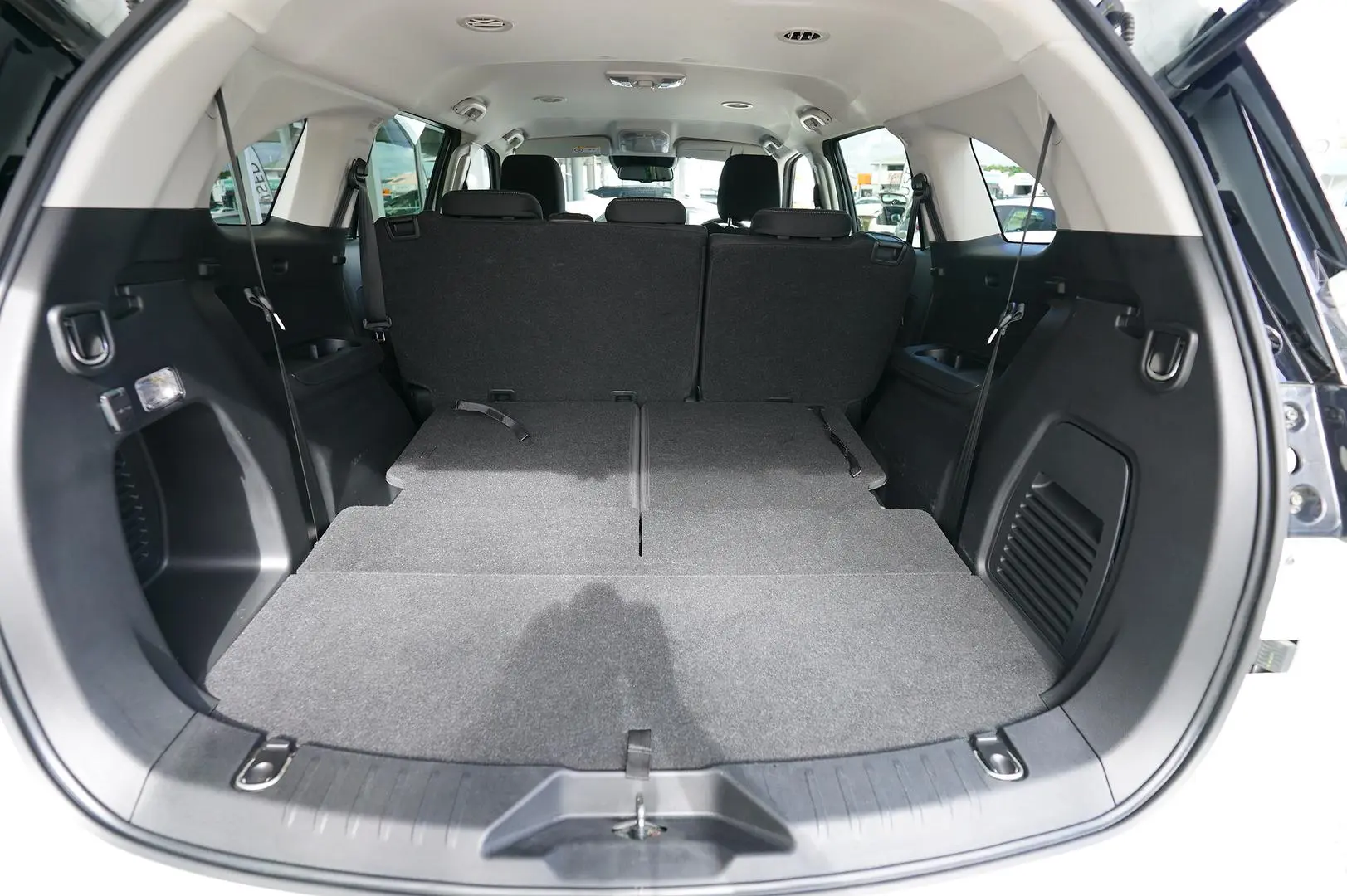 2016 Toyota Hilux Gallery Image 18