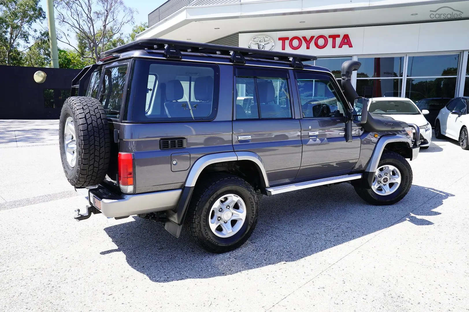 2017 Toyota Landcruiser Image 7