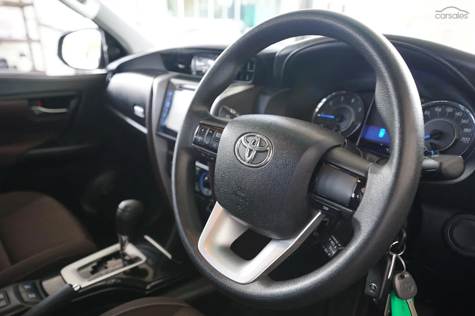 2018 Toyota Fortuner Image 11