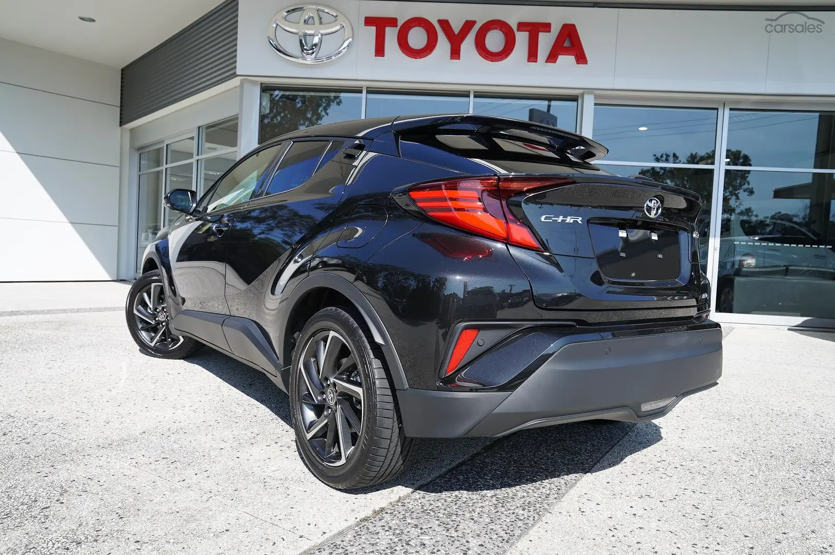 2023 Toyota C-HR Image 6