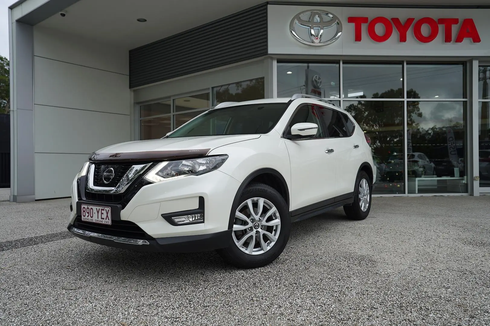 2017 Nissan X-Trail Gallery Image 1