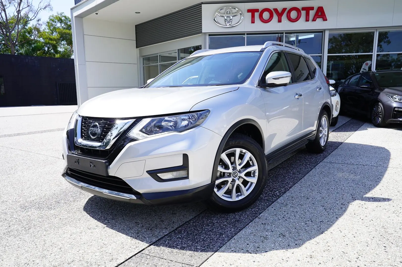 2020 Nissan X-TRAIL Image 1