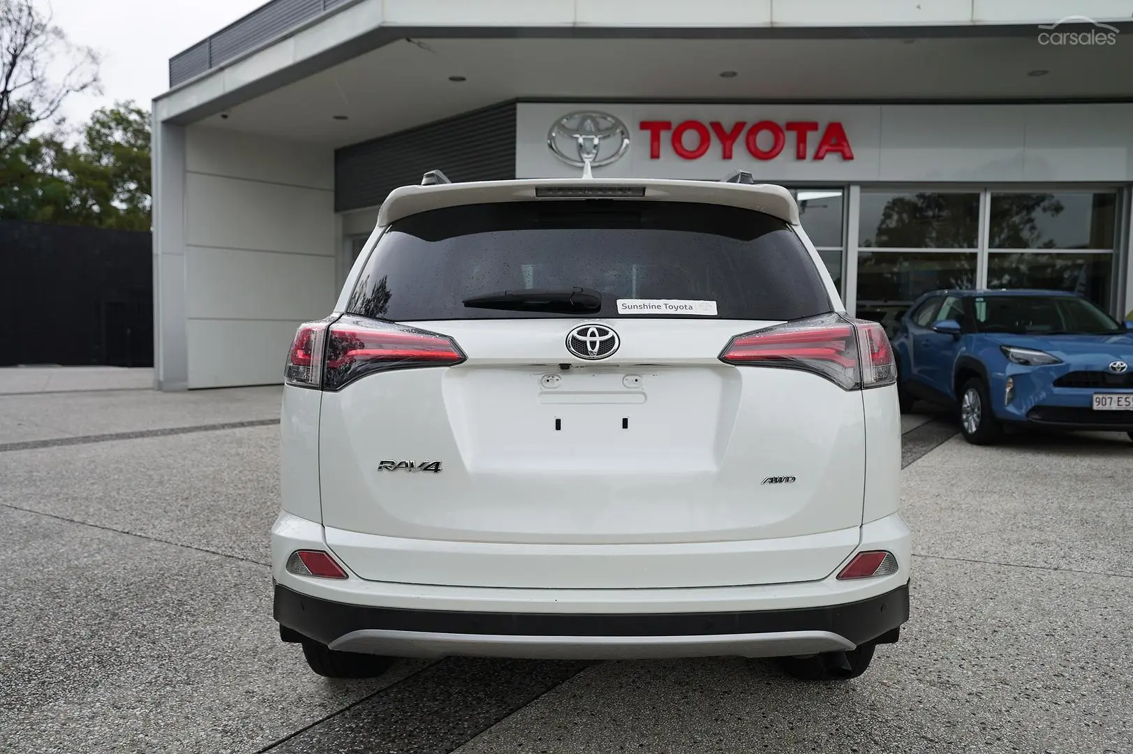 2018 Toyota RAV4 Image 4