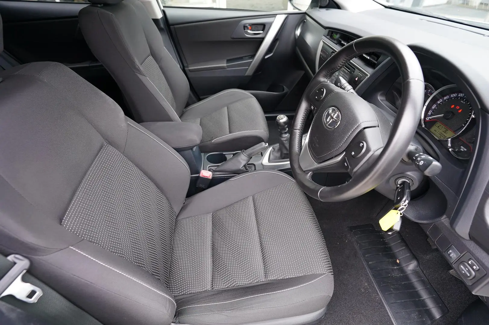 2014 Toyota Corolla Gallery Image 13